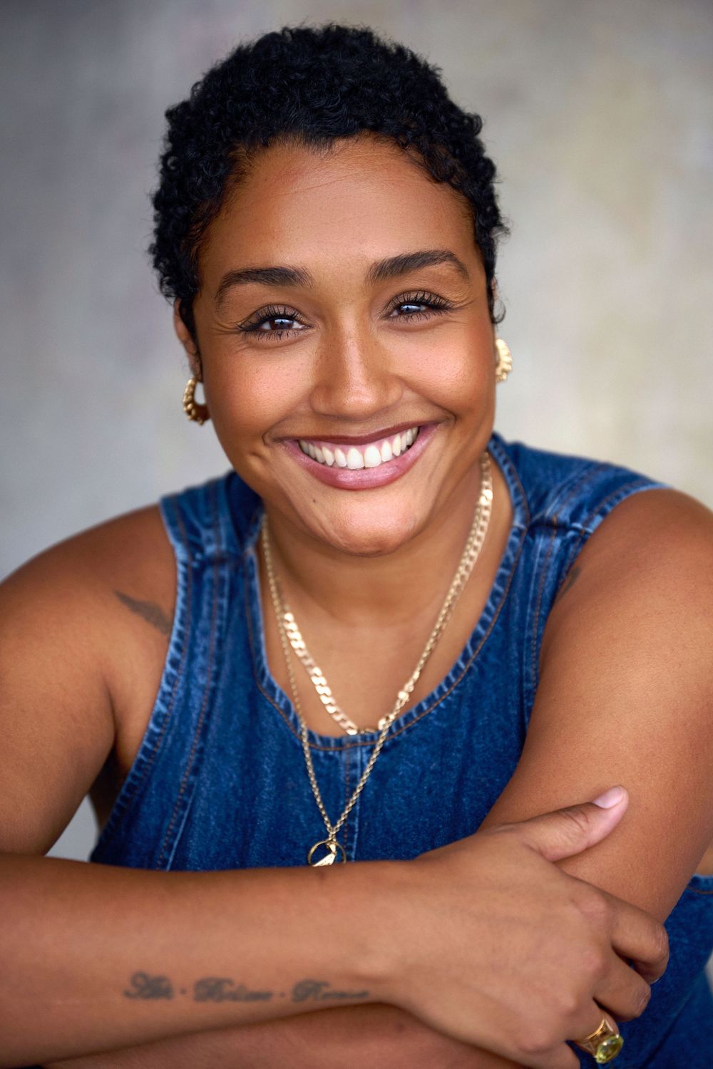 Natural, authentic actors headshot of actor Amber Cameron