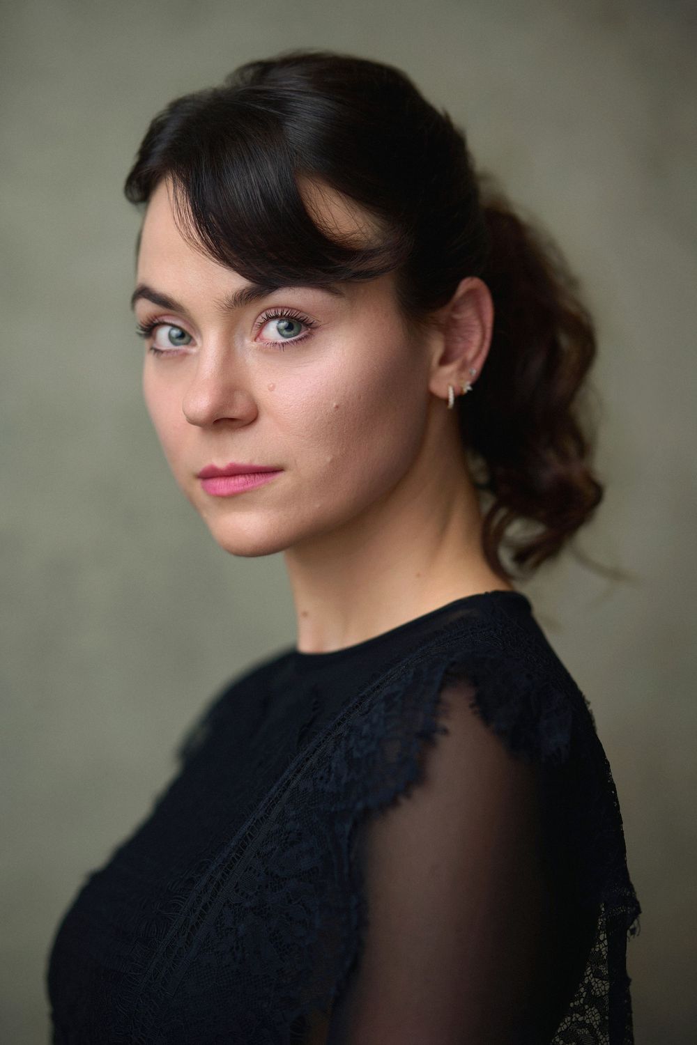 Natural, authentic actors headshot of actor Angelika Wloch