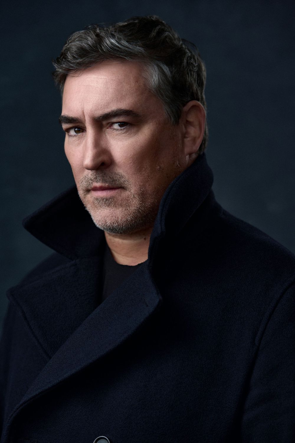 Natural, authentic actors headshot of actor and director Robert Shannon