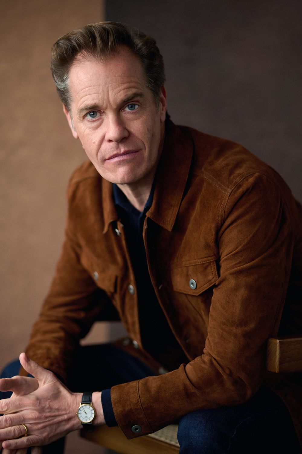 Headshot of actor Oliver Tims