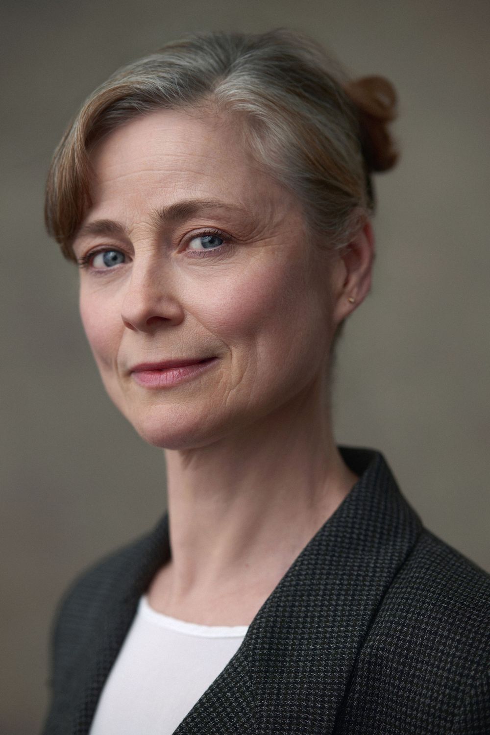 Headshot of actor Beth Fitzgerald