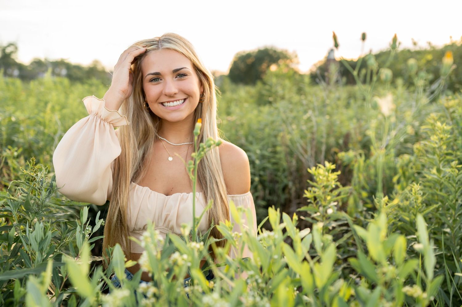 beautiful senior photo in field