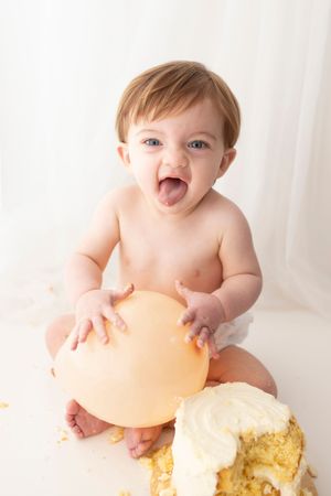 Tasteful classic cake smash photoshoot by little wonderland photography widnes cheshire