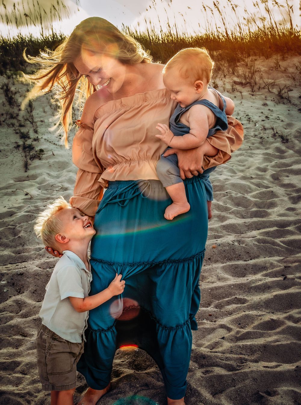 Oshi Medlin Photography LLC | Nashville Gallatin Hendersonville TN | outdoor vivid family beach session