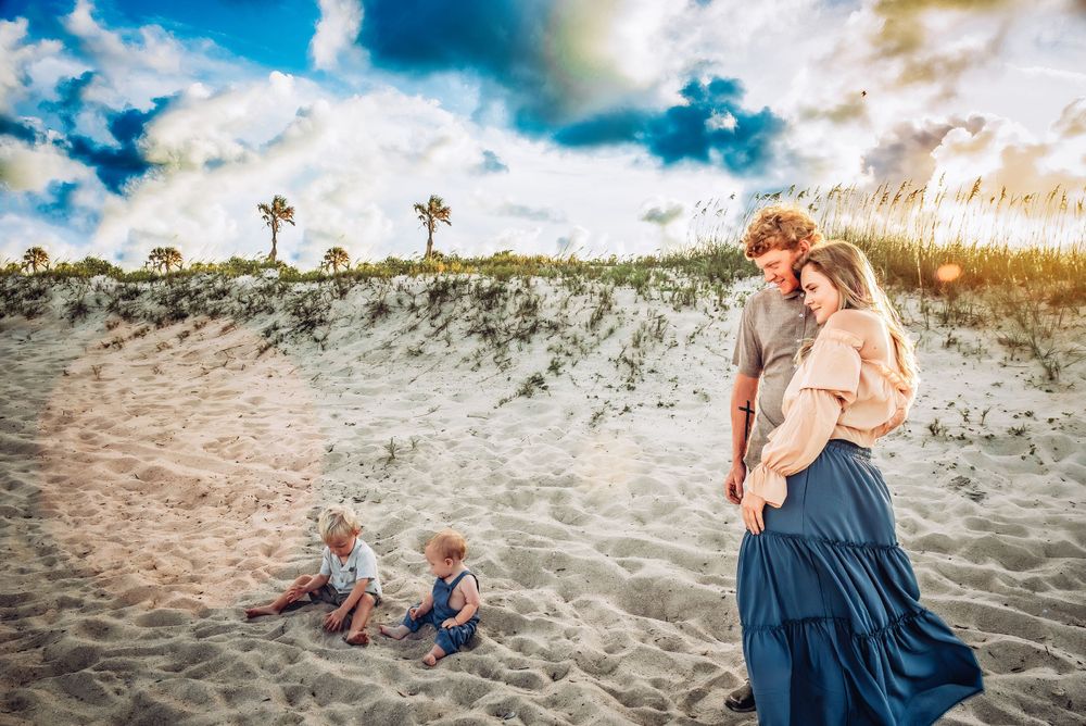 Oshi Medlin Photography LLC | Nashville Gallatin Hendersonville TN | outdoor vivid family beach session