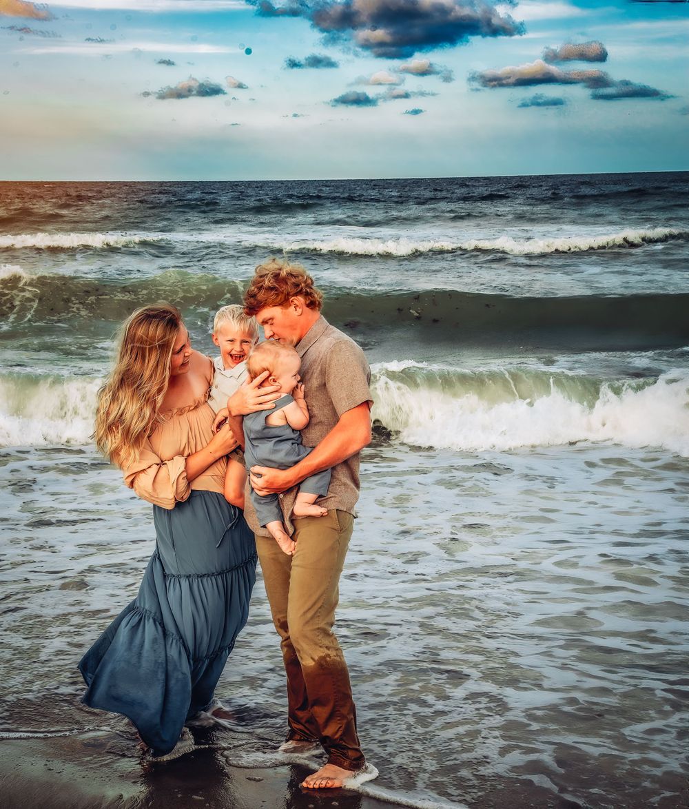 Oshi Medlin Photography LLC | Nashville Gallatin Hendersonville TN | outdoor family beach session