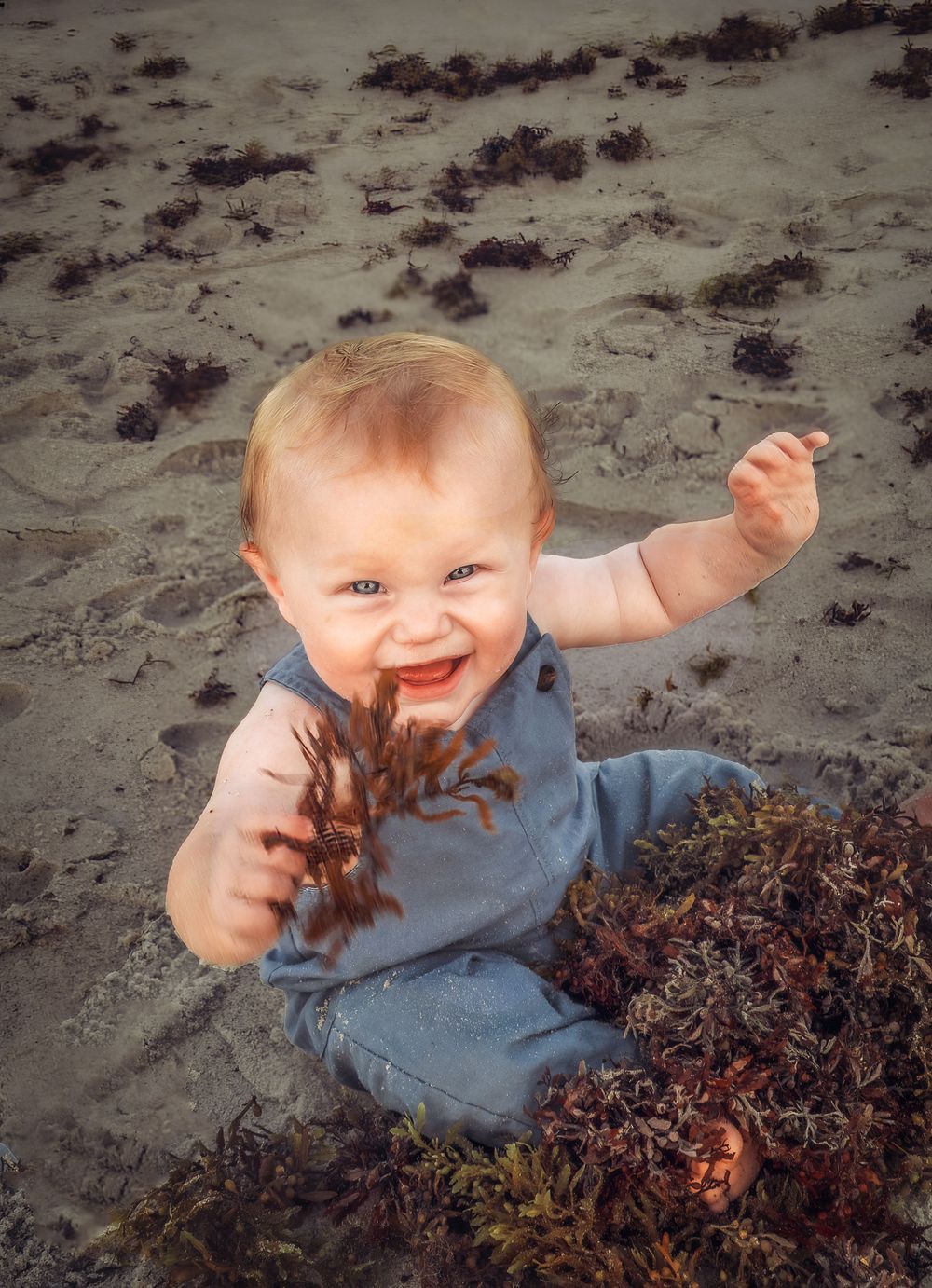 Oshi Medlin Photography LLC | Nashville Gallatin Hendersonville TN | outdoor vivid family beach session