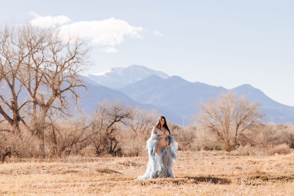 maternity photos in Hohenfels, Bavaria. client closet