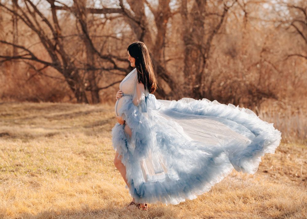 maternity photos in Hohenfels, Bavaria. client closet