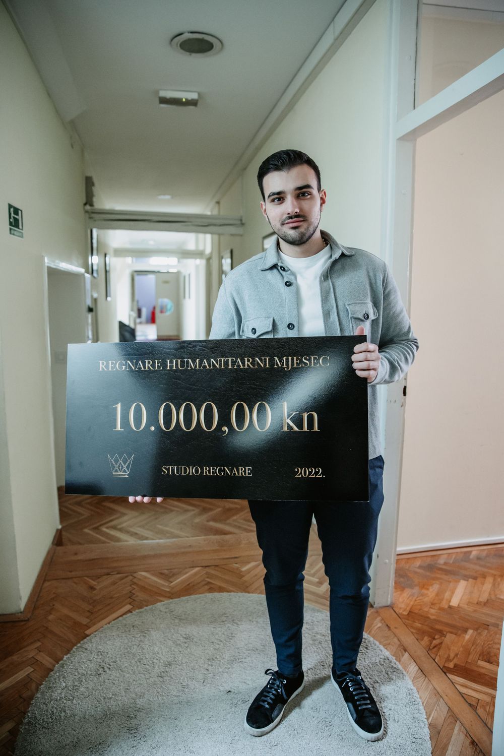 humanitarni mjesec