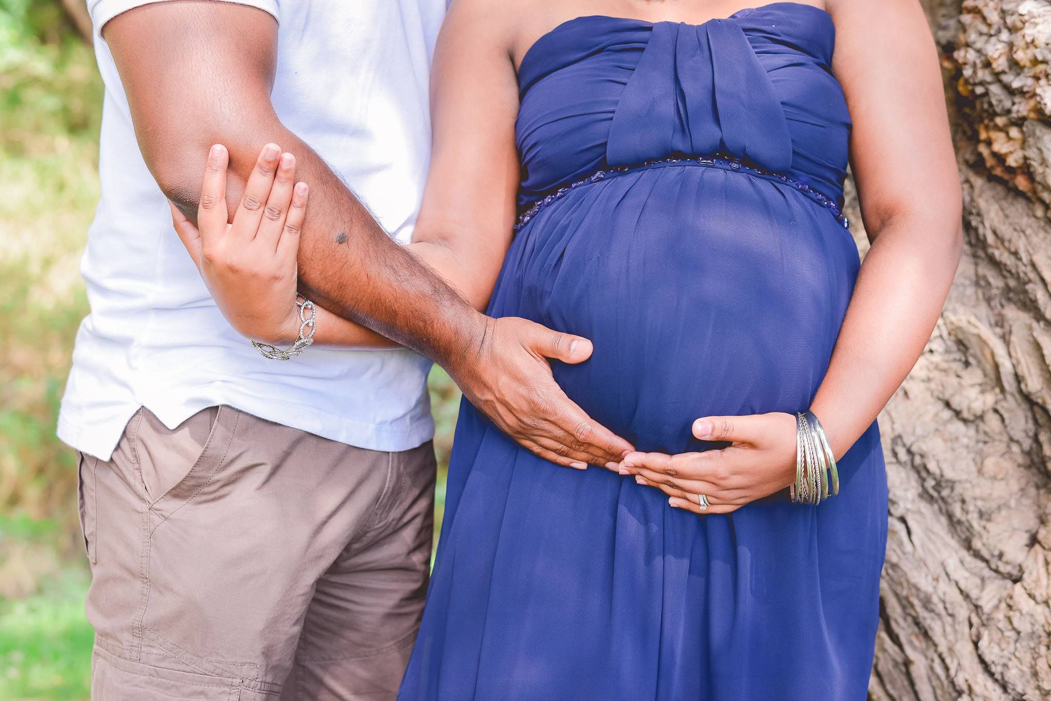 maternity pregnancy photography in beautiful gardens