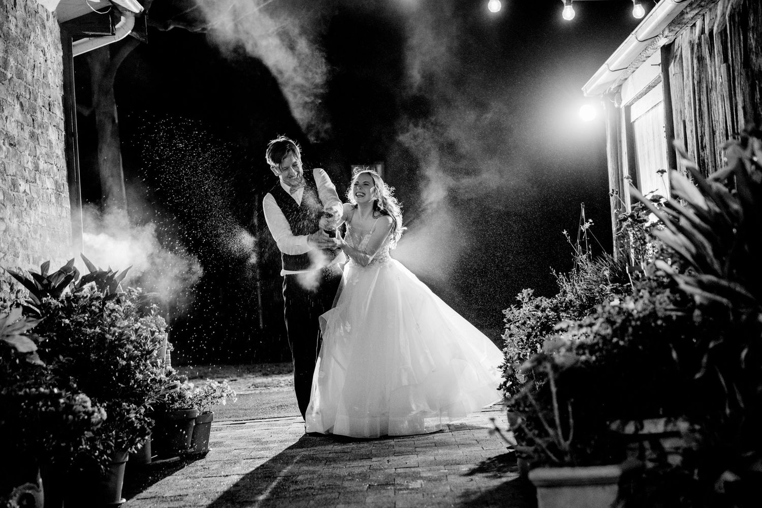 Dreamlife Wedding Photography Sydney photographs a beautiful wedding at Gledswood Homestead & Winery in NSW, Australia