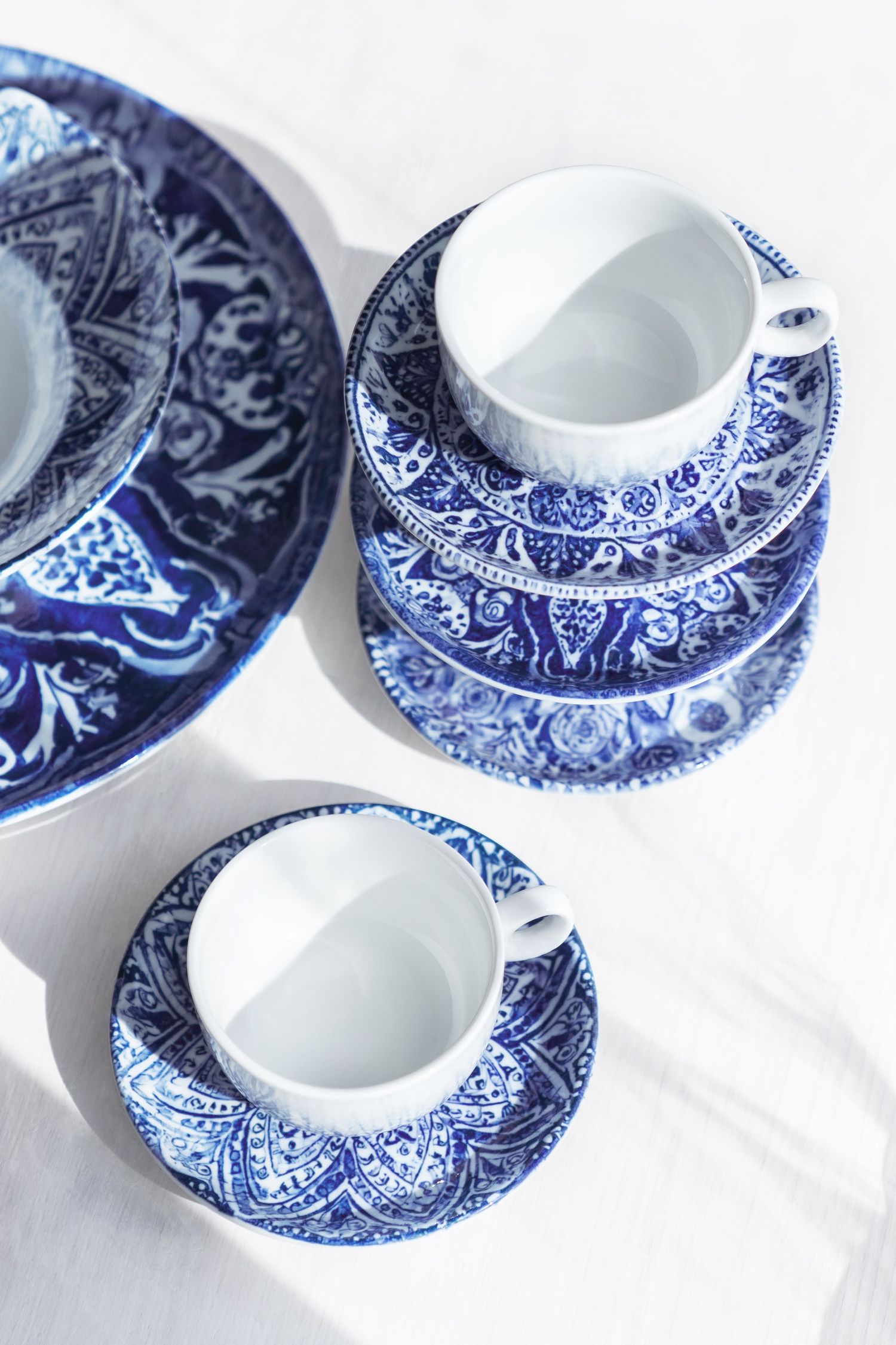 Porcelain collection Nordic with digital print.