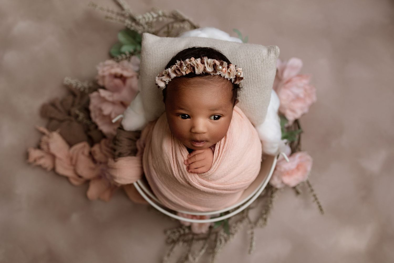 motherhood photography miami, miami newborn photographer, newborn photography near me, get newborn photos taken