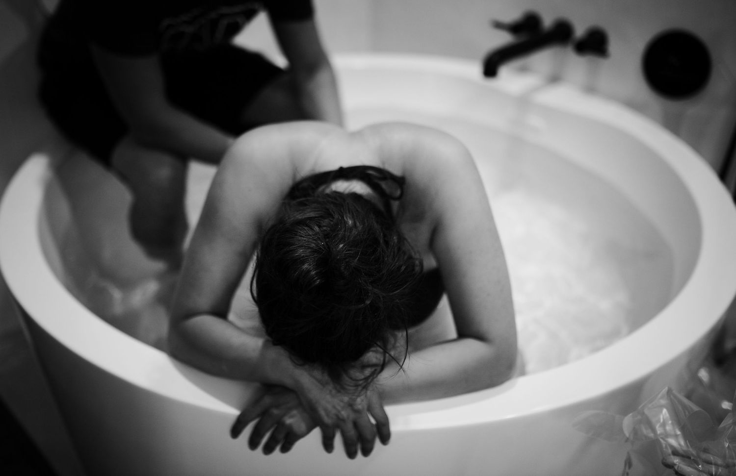 PHOTOS-OF-THE-PARALLELS-BETWEEN-THE-BIRTH-STORIES-OF-TWO-BABIES-FLOURISH-BIRTH-CENTER-TX