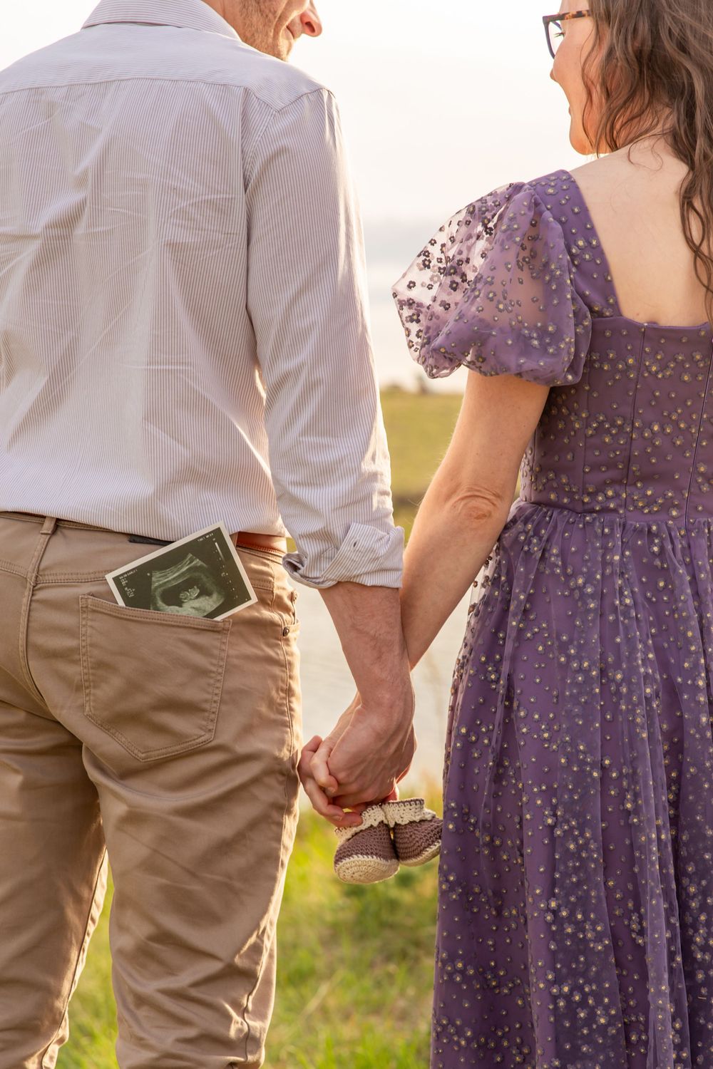 southern-alberta-pregnancy-announcement-maternity-photography
