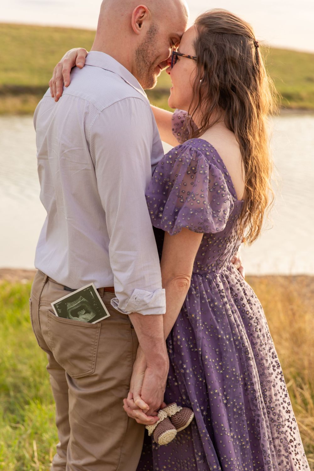 southern-alberta-pregnancy-announcement-maternity-photography