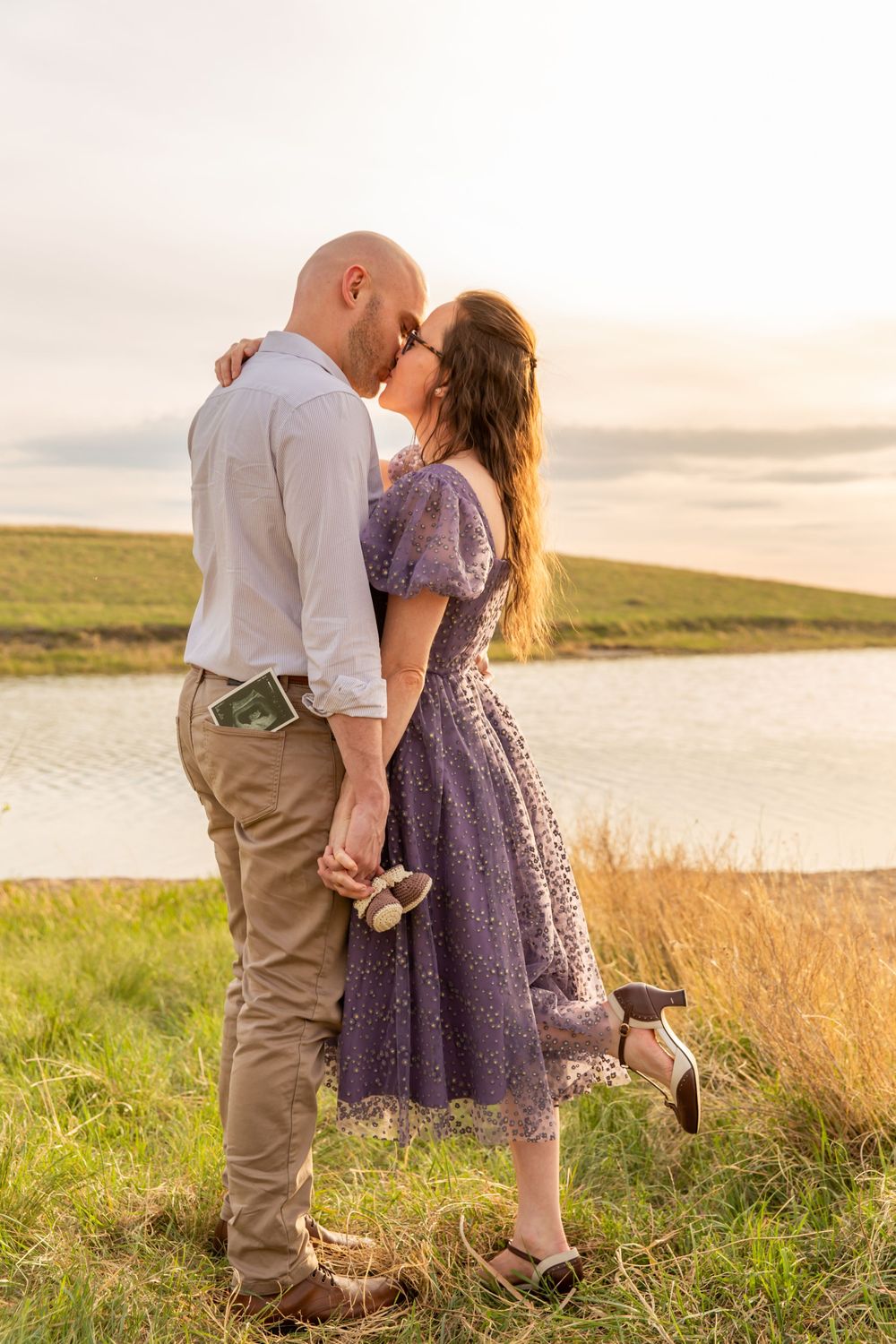 southern-alberta-pregnancy-announcement-maternity-photography
