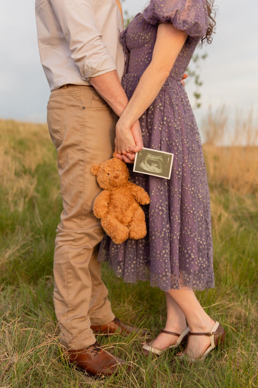 southern-alberta-pregnancy-announcement-maternity-photography