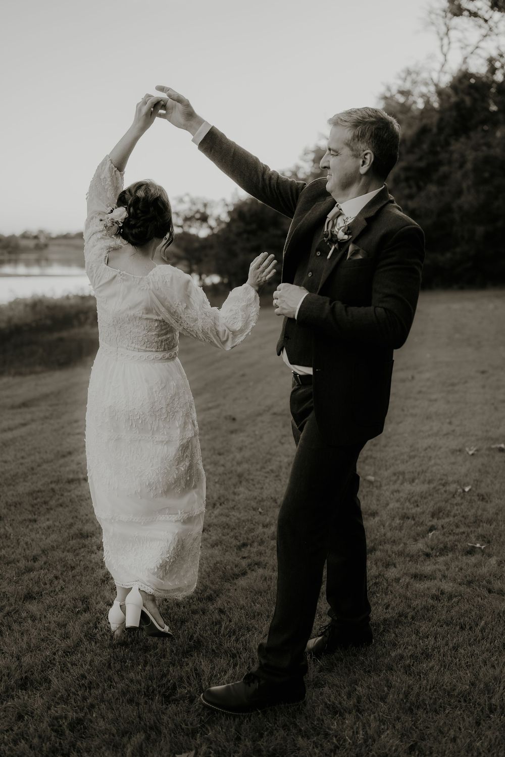 Wedding and elopement photographer in Conroe, Texas, and surrounding locations.