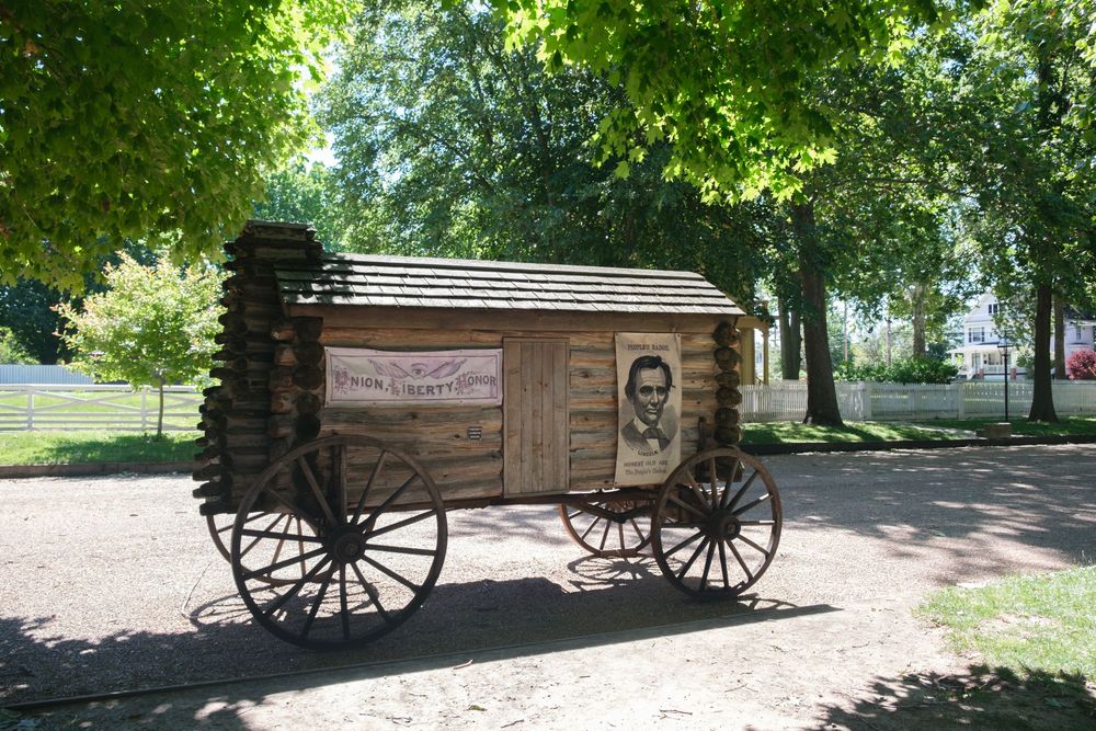 Sights from the neighborhood around the Lincoln Home in Springfield, IL. June 15, 2026. Photo: David J. Manning.
