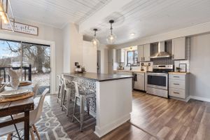 Real estate photographer in the Pittsburgh area with over 5 years of experience. Serving Beaver, Allegheny, Lawerence, and Butler counties.