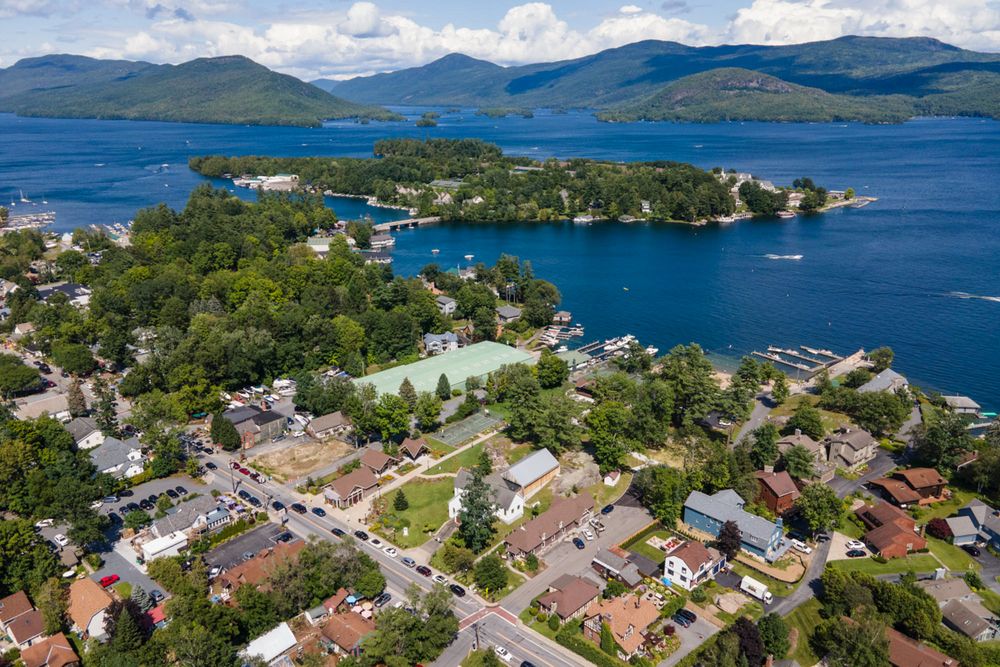 Aerial view of a properties proximity to Bolton Landing.