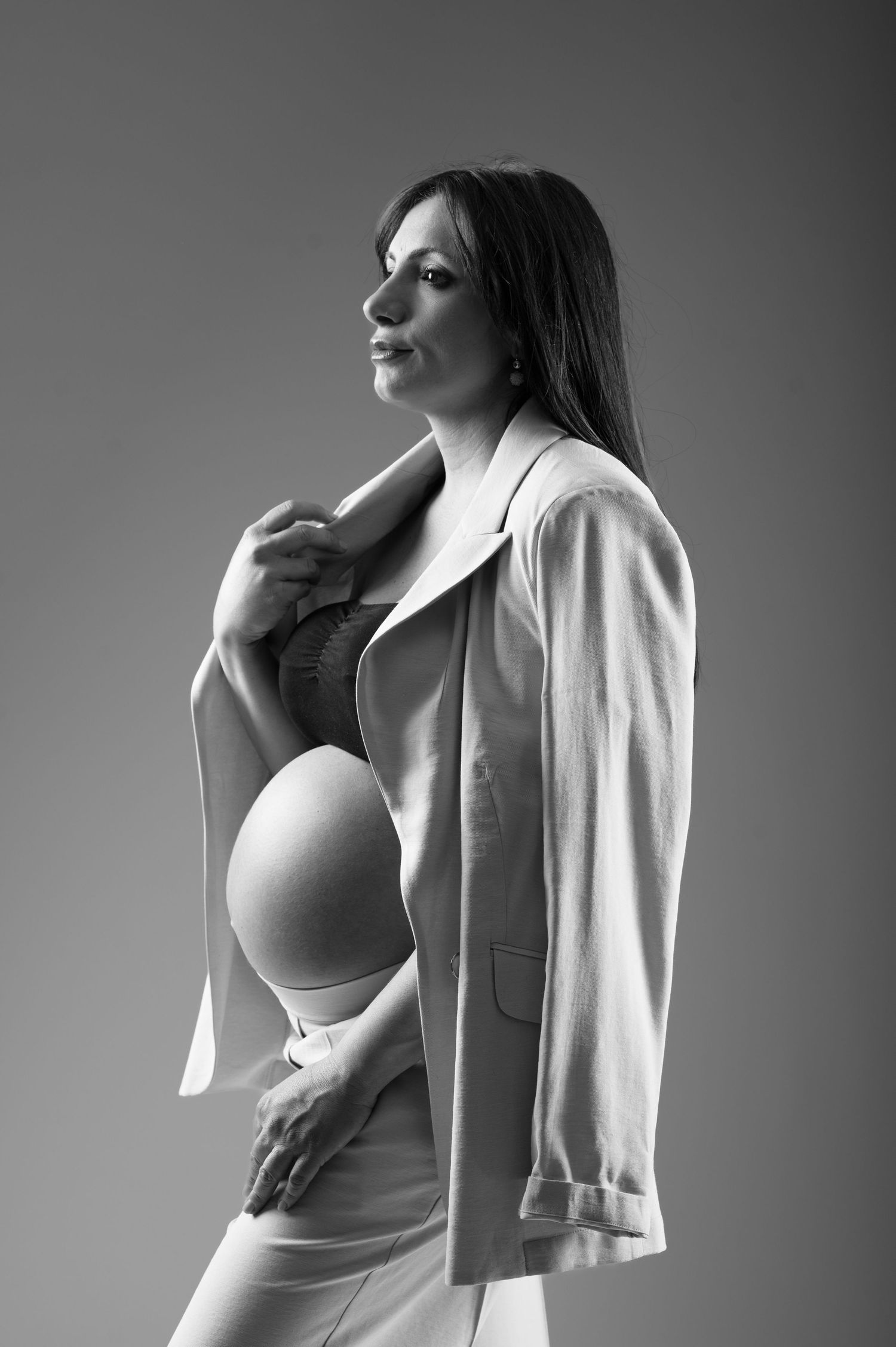 abito lungo utilizzato per servizio fotografico maternity
