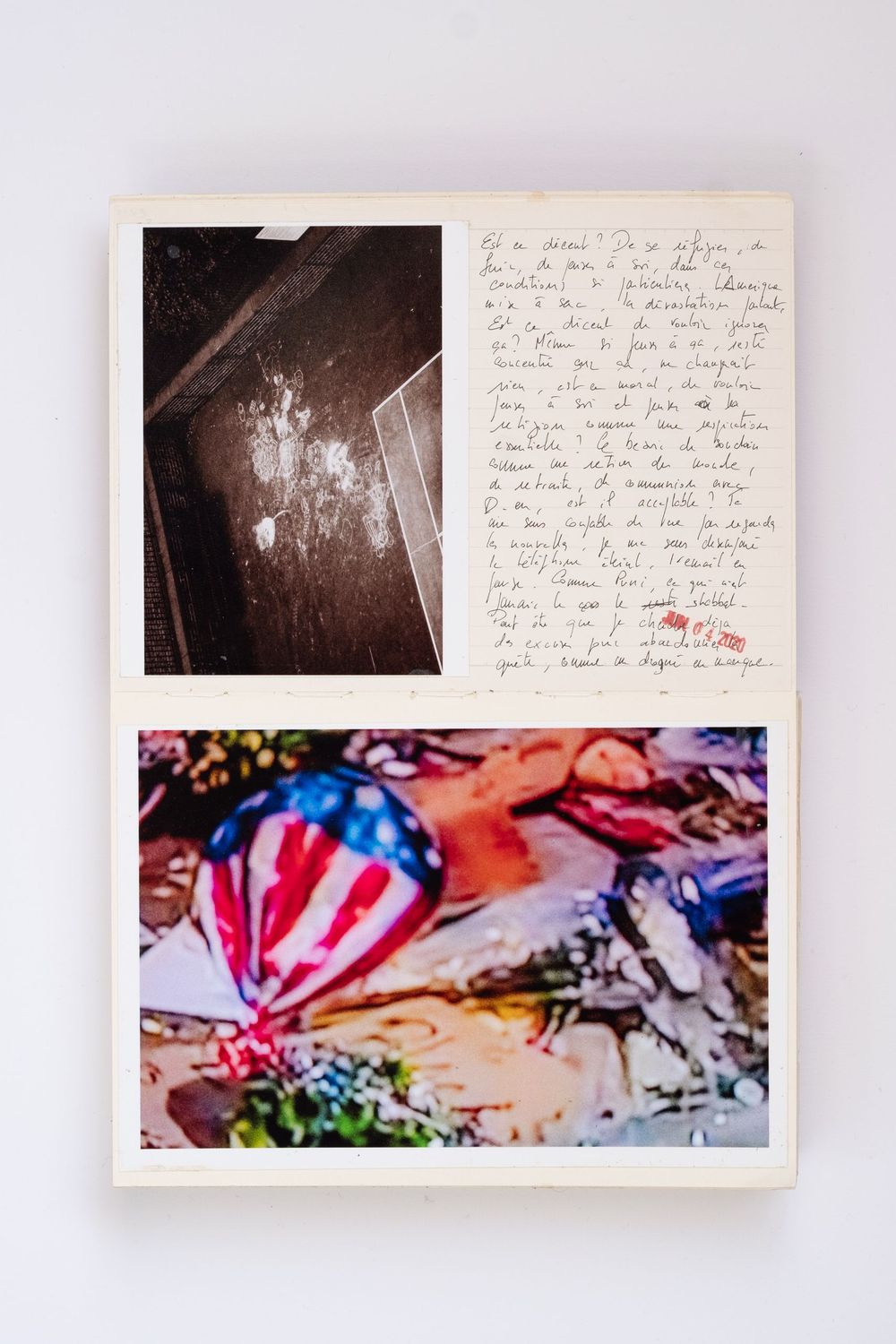 Collage artwork featuring handwritten French text beside photos of a ceiling and colorful American flag balloon.