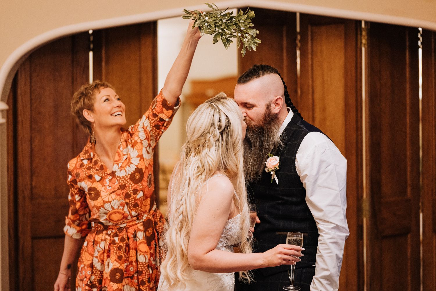 How a celebrant led wedding relaxes you as couple
