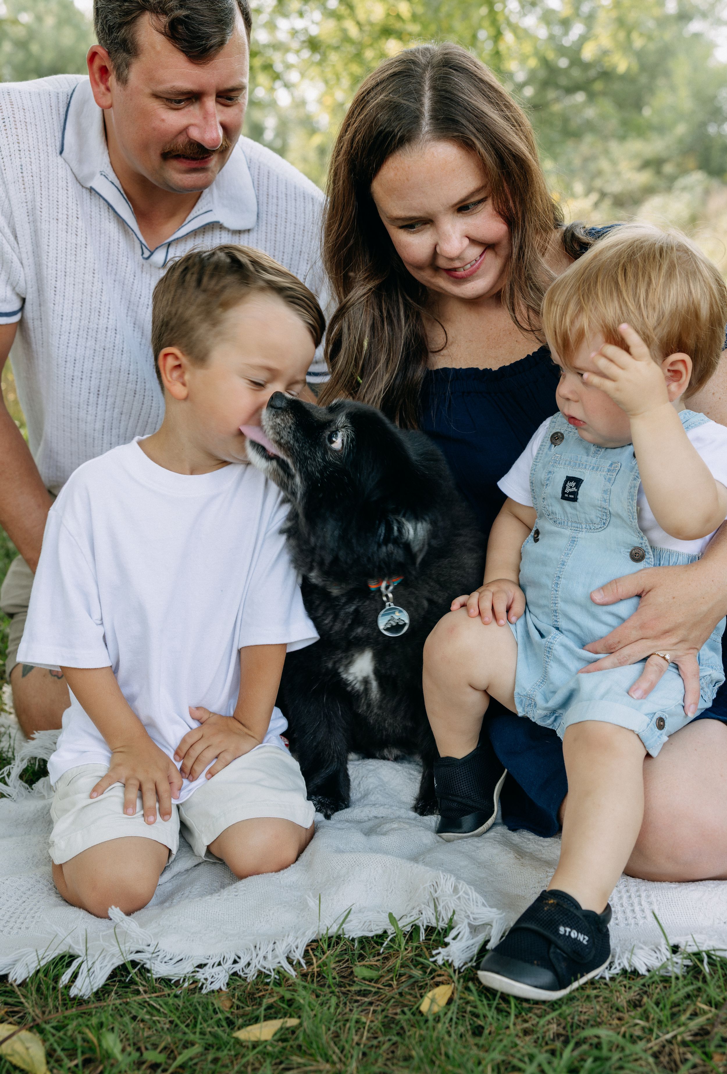 Family Mini Session, Photographer Near Me, Bay of Quinte, Family Photographer, Travel Photographer, Prince Edward County, Fall Family Photos