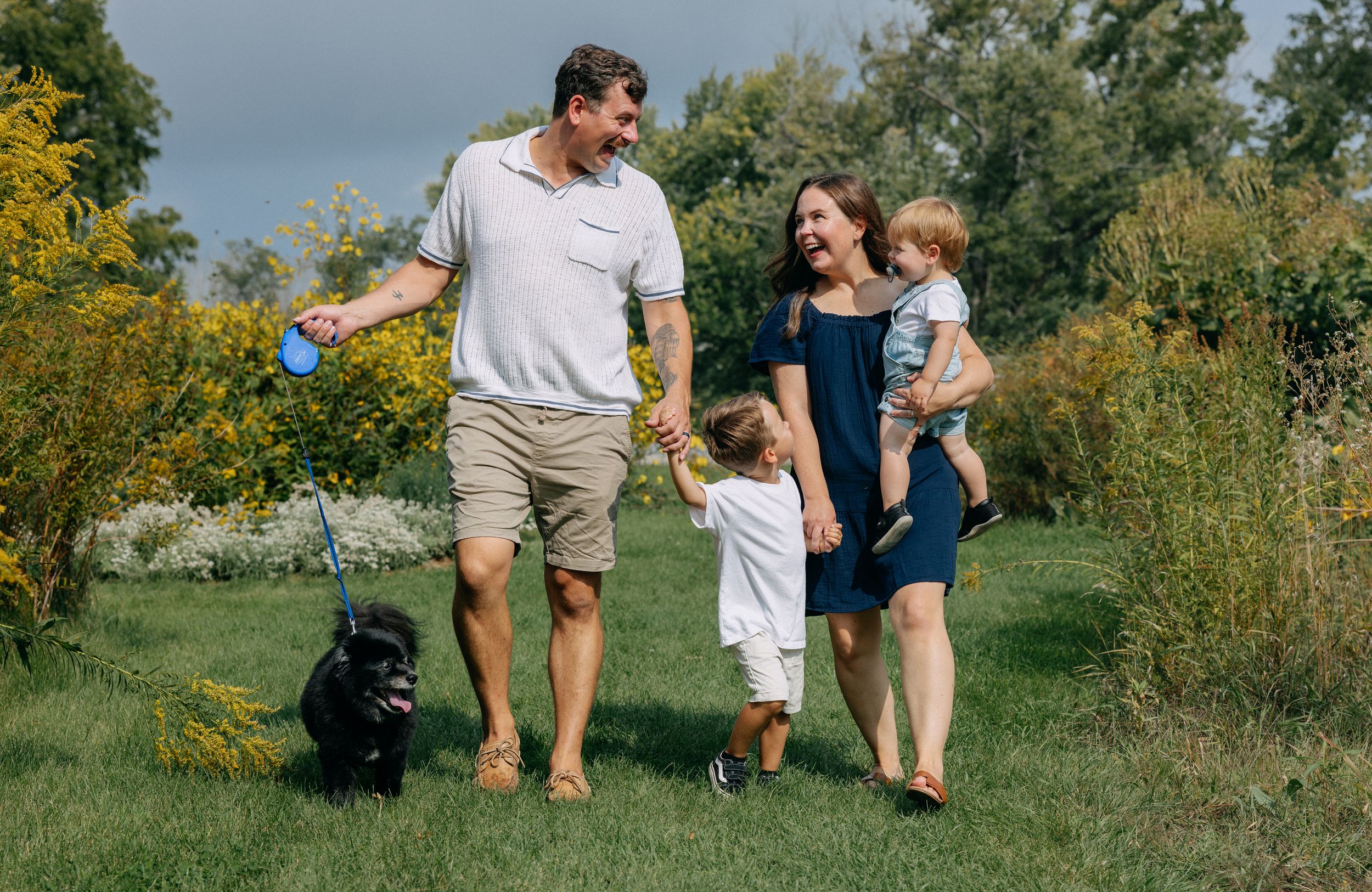 Family Mini Session, Photographer Near Me, Bay of Quinte, Family Photographer, Travel Photographer, Prince Edward County, Fall Family Photos