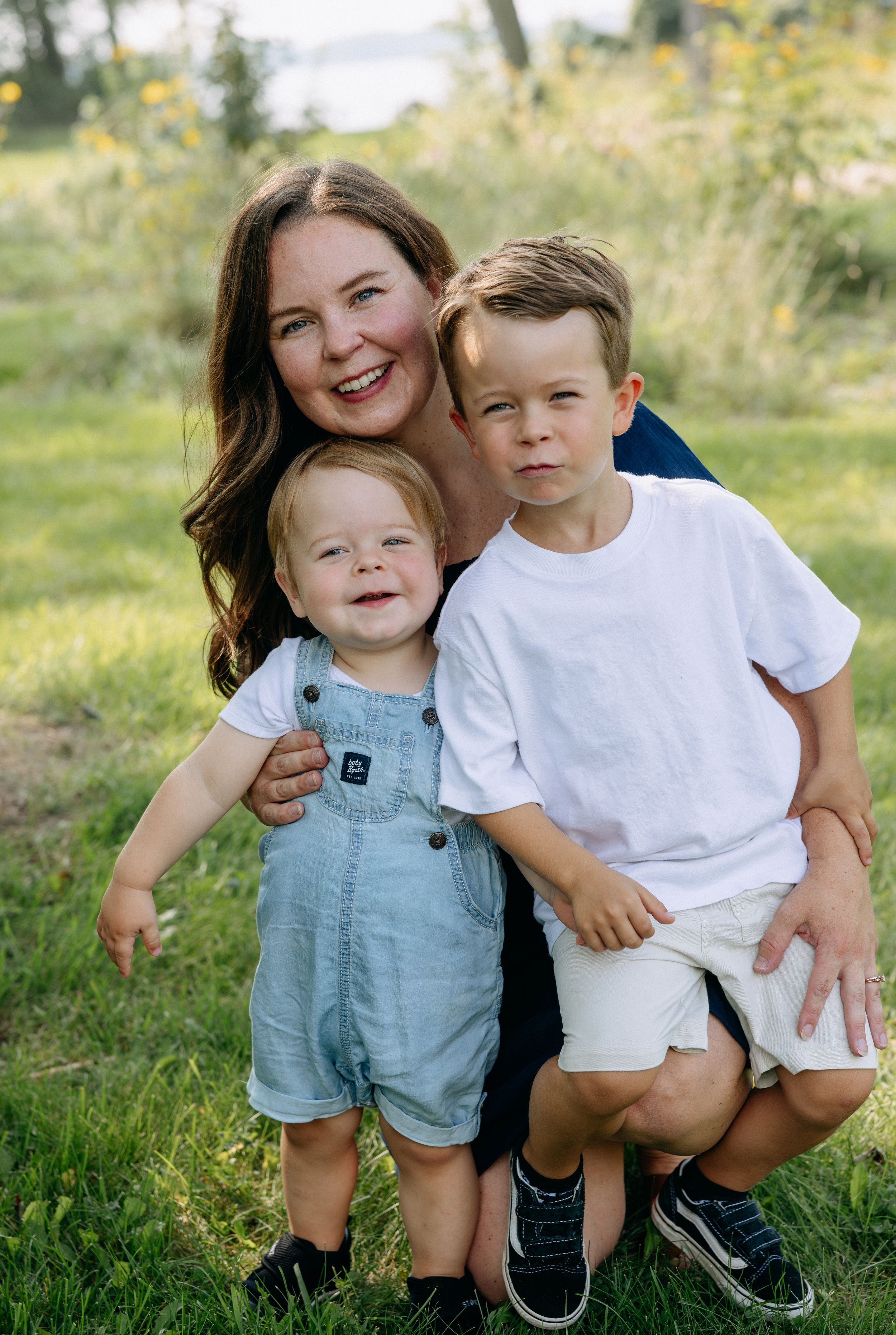 Family Mini Session, Photographer Near Me, Bay of Quinte, Family Photographer, Travel Photographer, Prince Edward County, Fall Family Photos