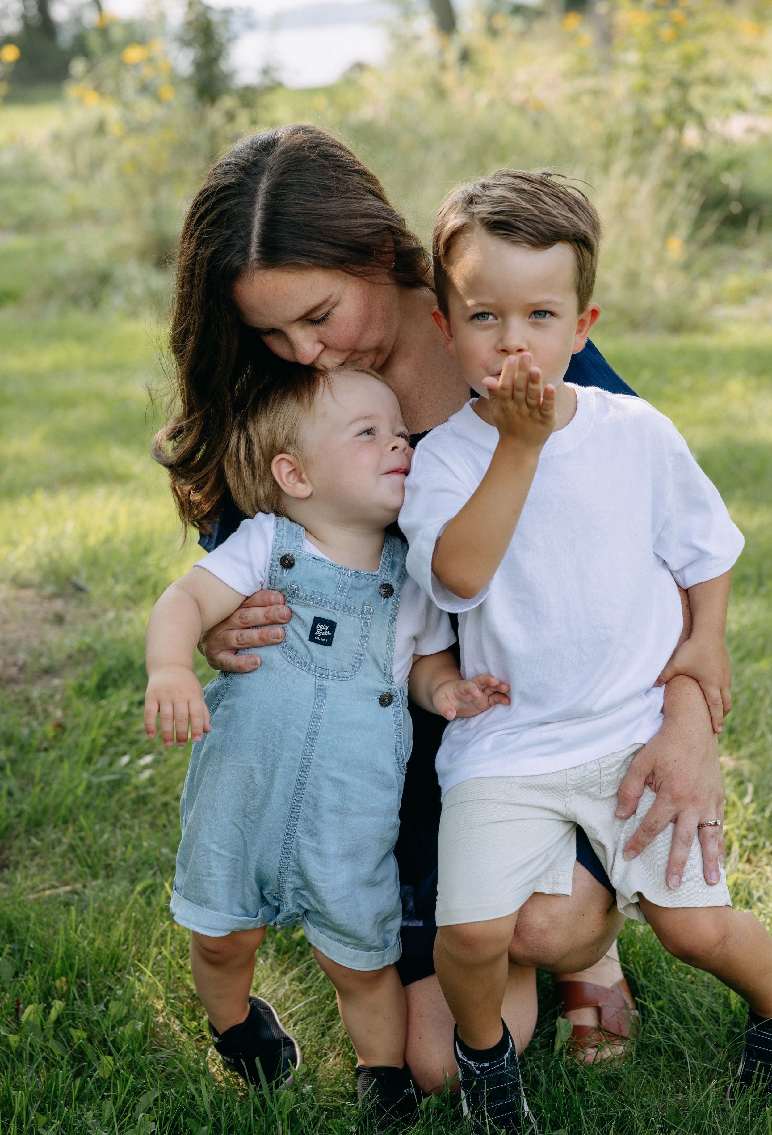 Family Mini Session, Photographer Near Me, Bay of Quinte, Family Photographer, Travel Photographer, Prince Edward County, Fall Family Photos