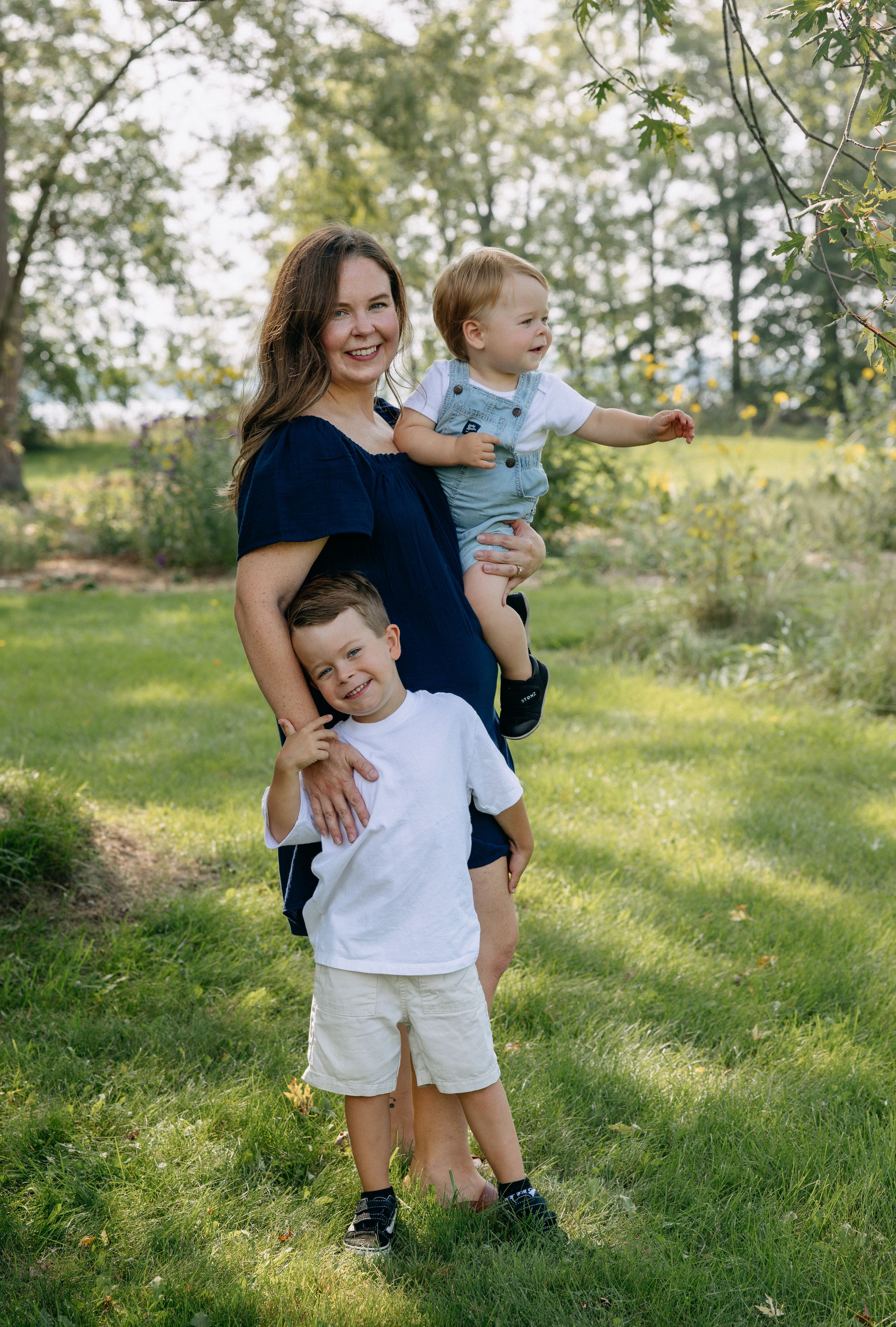 Family Mini Session, Photographer Near Me, Bay of Quinte, Family Photographer, Travel Photographer, Prince Edward County, Fall Family Photos