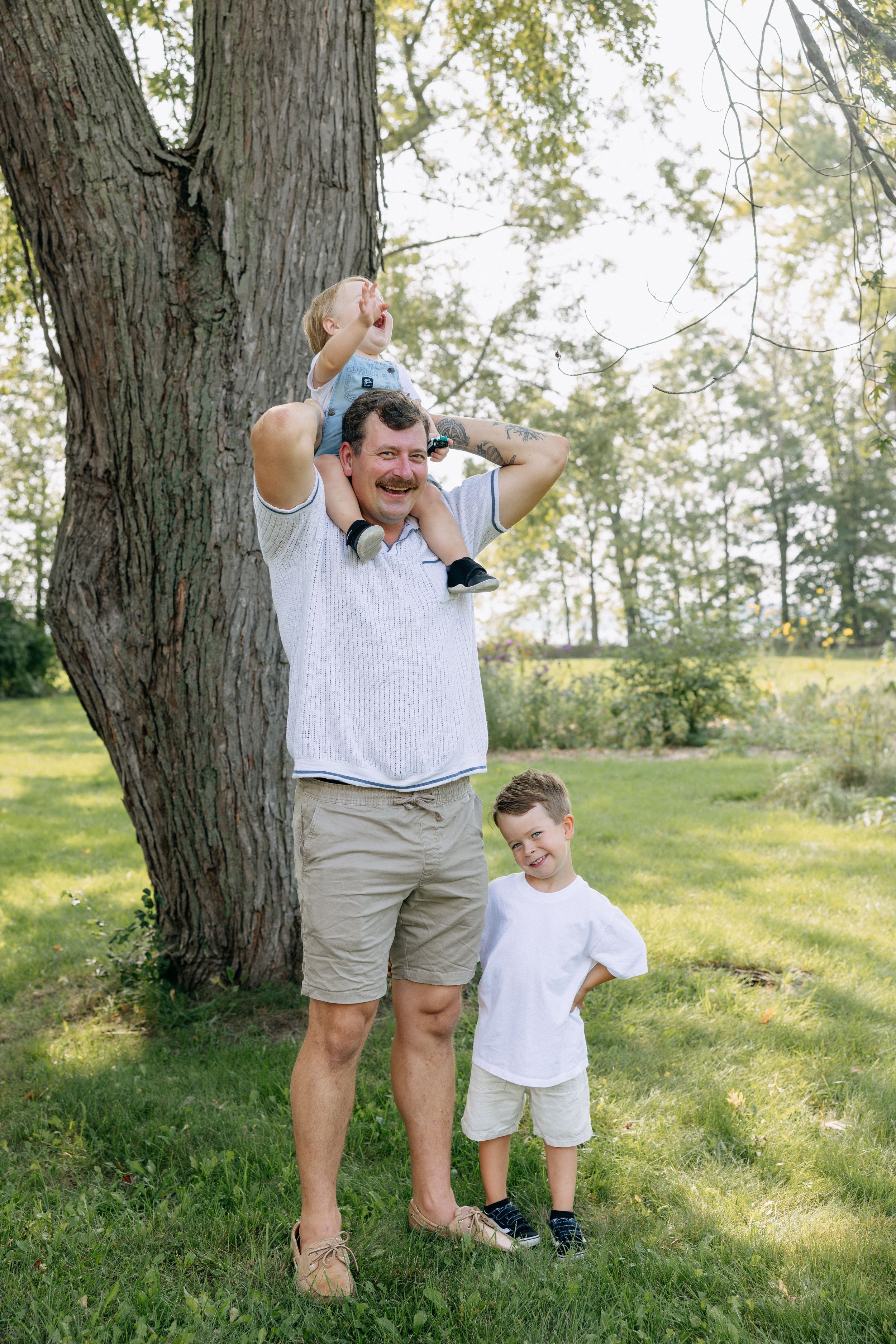 Family Mini Session, Photographer Near Me, Bay of Quinte, Family Photographer, Travel Photographer, Prince Edward County, Fall Family Photos