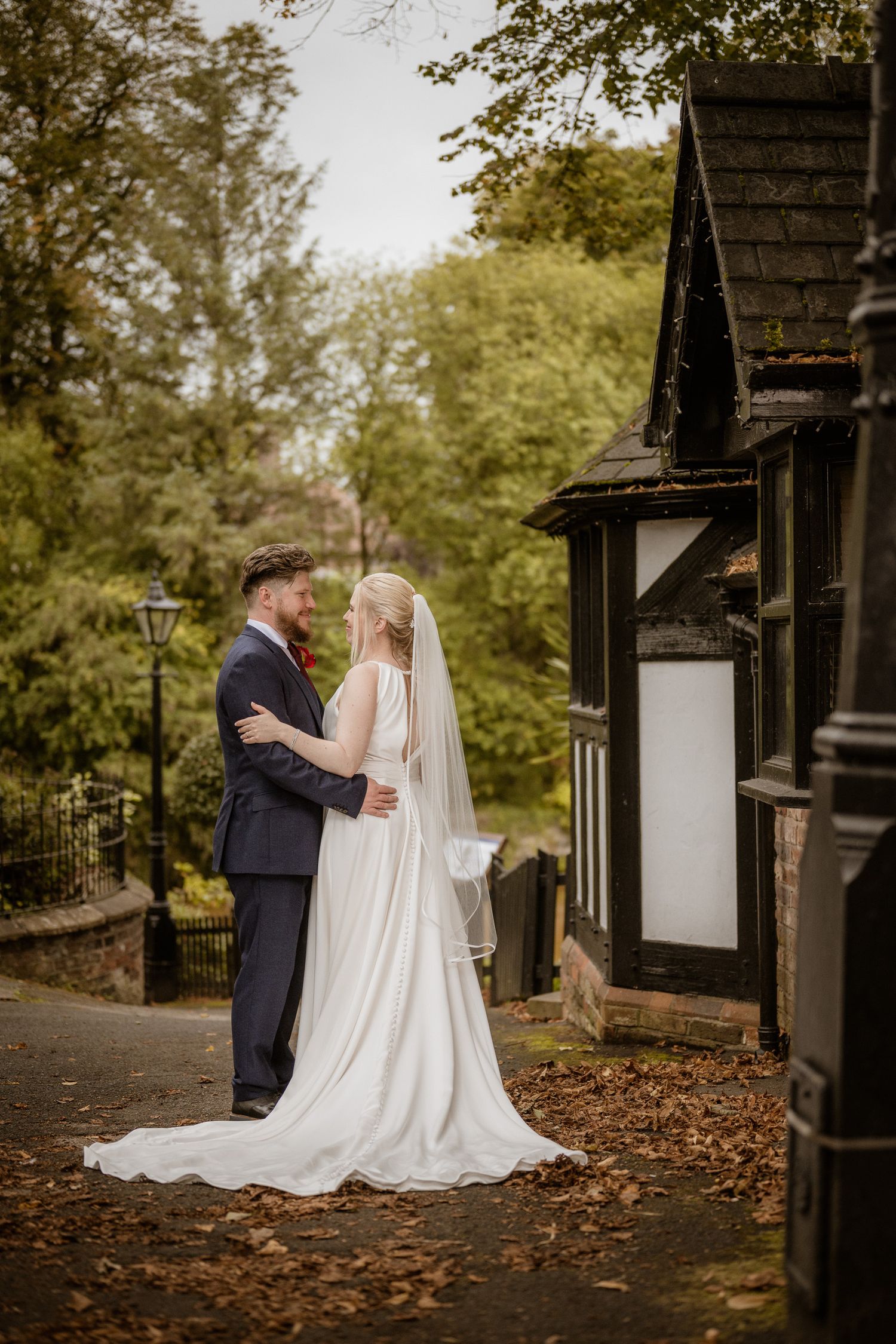 Jessica and Nick outdoor wedding portrait Worsley Court House