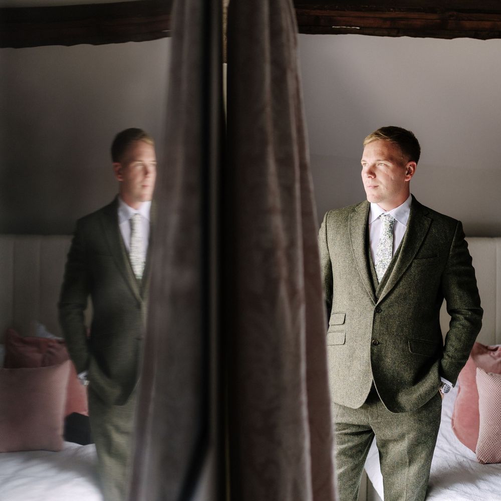 Ivy Lodge wedding photographer at Ivy Lodge Cirencester in the Cotswolds