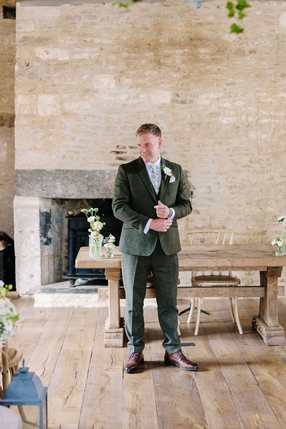 Ivy Lodge wedding photographer at Ivy Lodge Cirencester in the Cotswolds