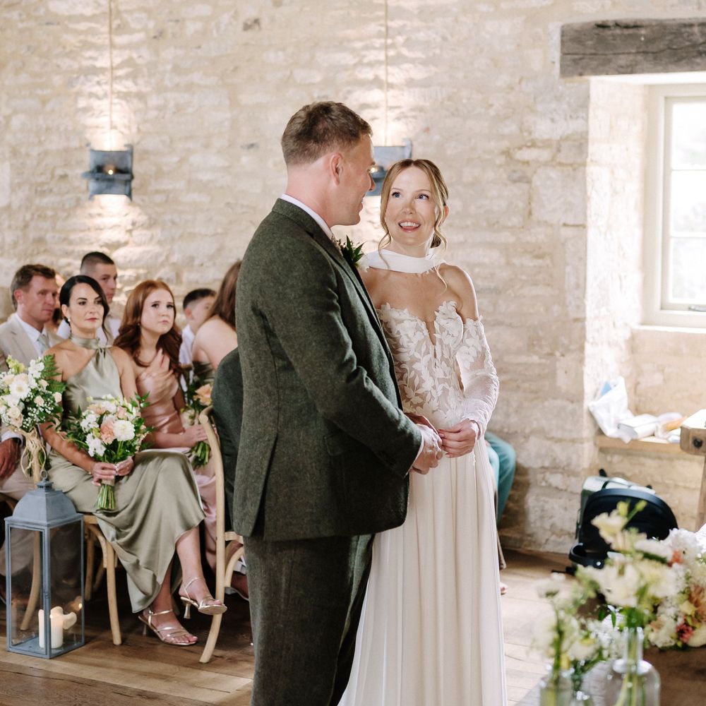 Ivy Lodge wedding photographer at Ivy Lodge Cirencester in the Cotswolds