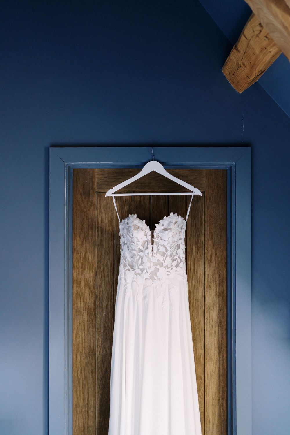 Ivy Lodge wedding photographer at Ivy Lodge Cirencester in the Cotswolds