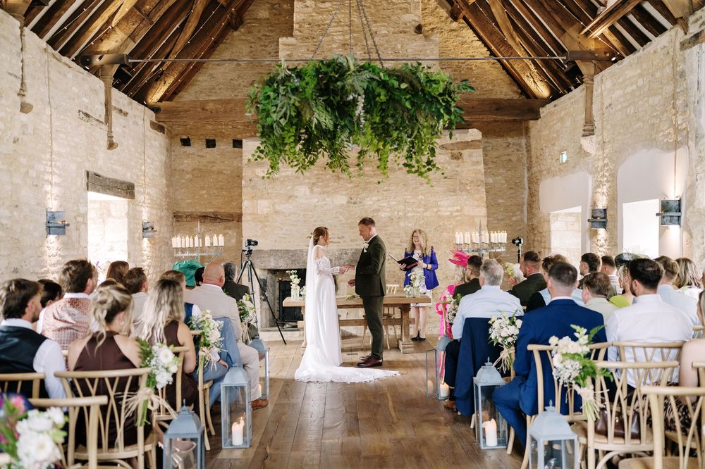 Ivy Lodge wedding photographer at Ivy Lodge Cirencester in the Cotswolds