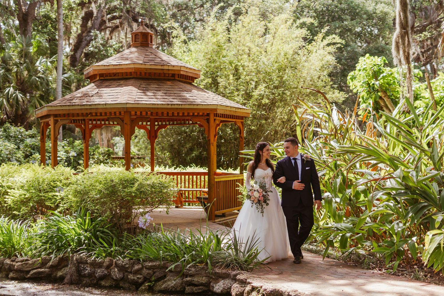 Washington Oaks Gardens State Park Wedding in Palm Coast, Florida. Family wedding photography.