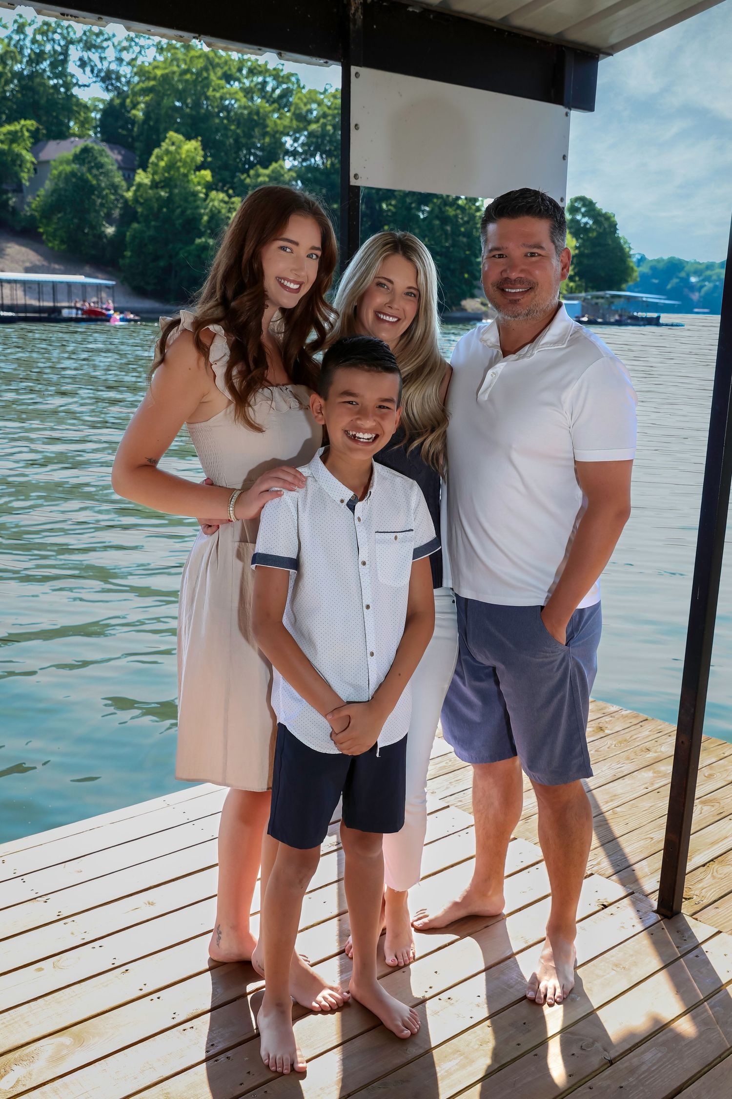 Couples/portrait at the water’s edge — Ozarks lake/river — Laura Simpson