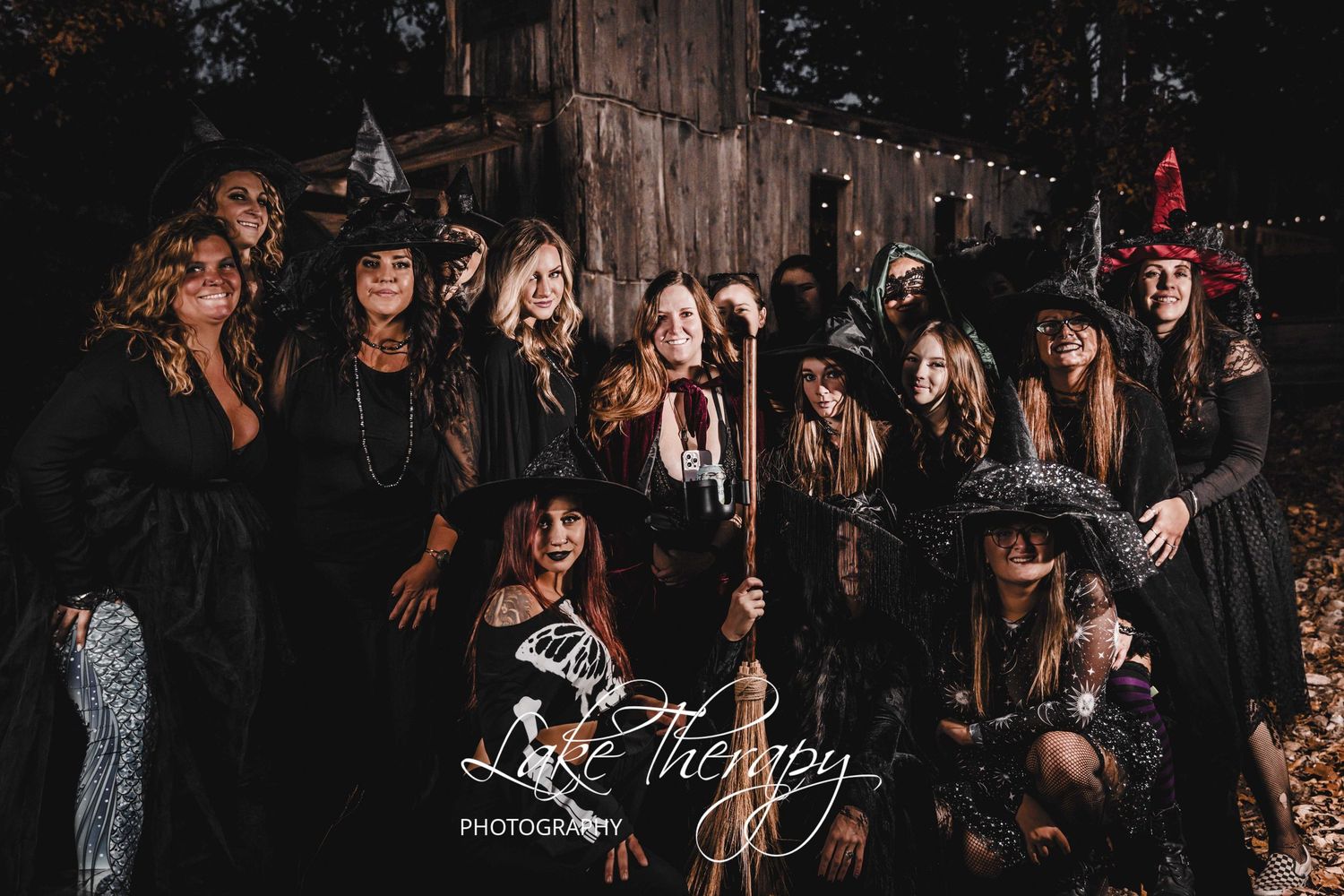 Intimate event candid at night — Ozarks — Laura Simpson