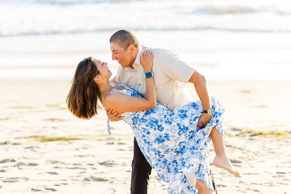 Engagement session in San Clemente doing the dip kiss