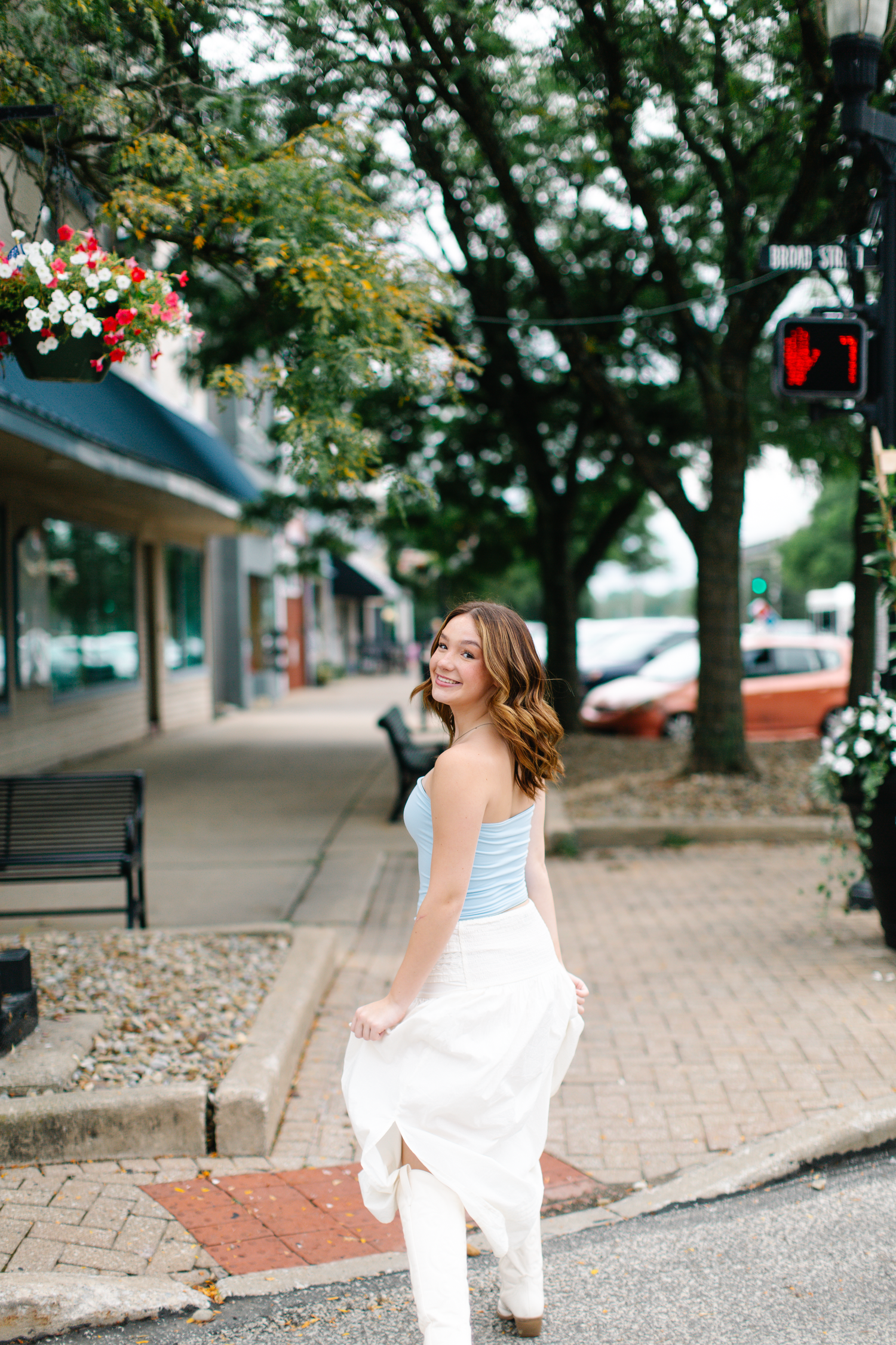 High school senior graduation portrait session in Canton, Ohio, by natural light photographer Desirée Meschell.