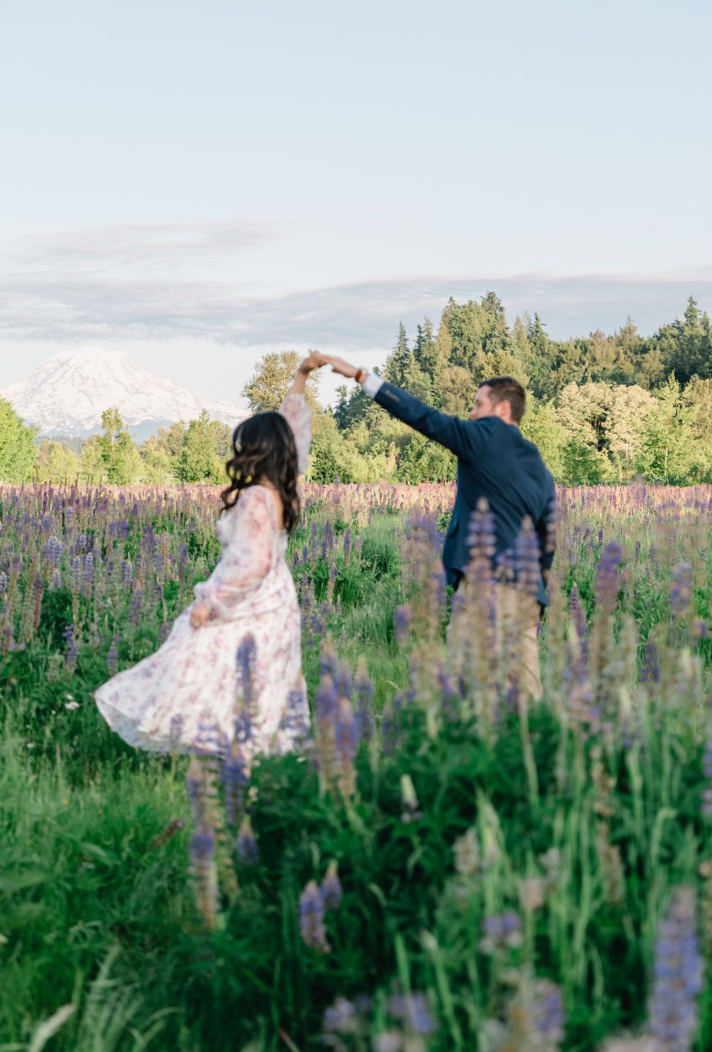 outdoor engagement photography session, Port Orchard engagement portraits, family photographer near me Spokane