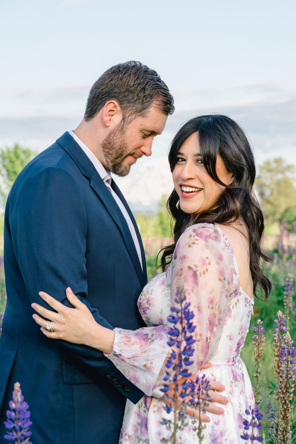 outdoor engagement photography session, Port Orchard engagement portraits, family photographer near me Spokane