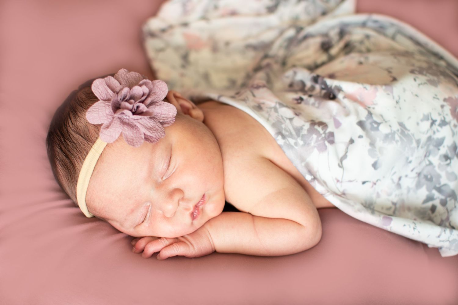newborn, wrapped, photography, photoshoot, professional, white, pink, bow, flower